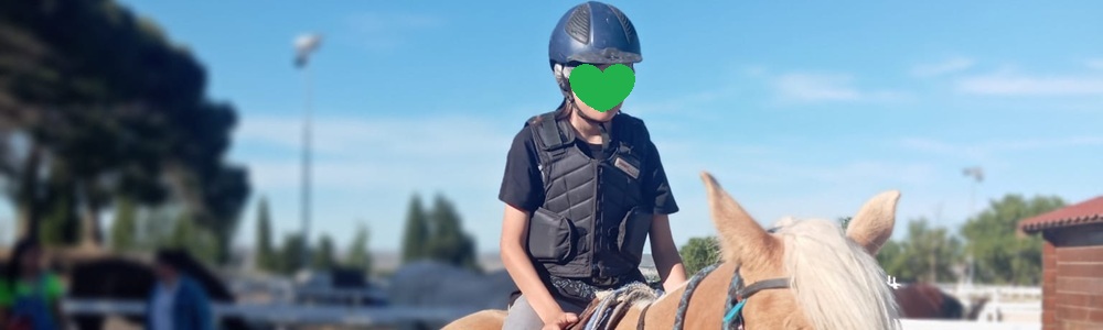 Disfrutar de un bonito paseo a caballo